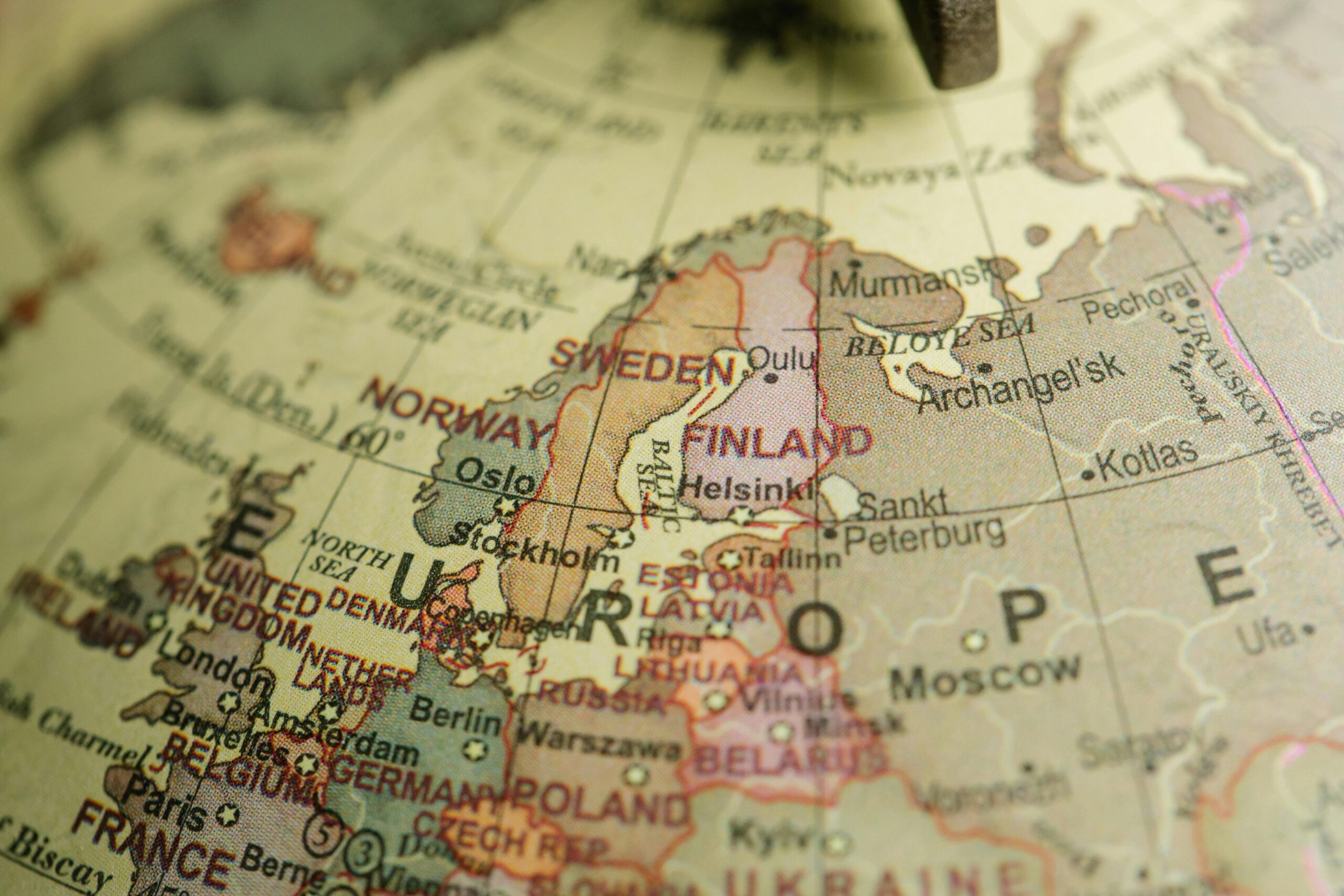 Europe Debates Peacekeeping Role in Ukraine